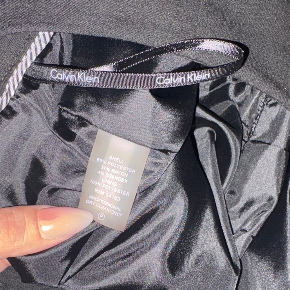 Calvin Klein Elegant Black Women's Skirt - Picture 4 of 7
